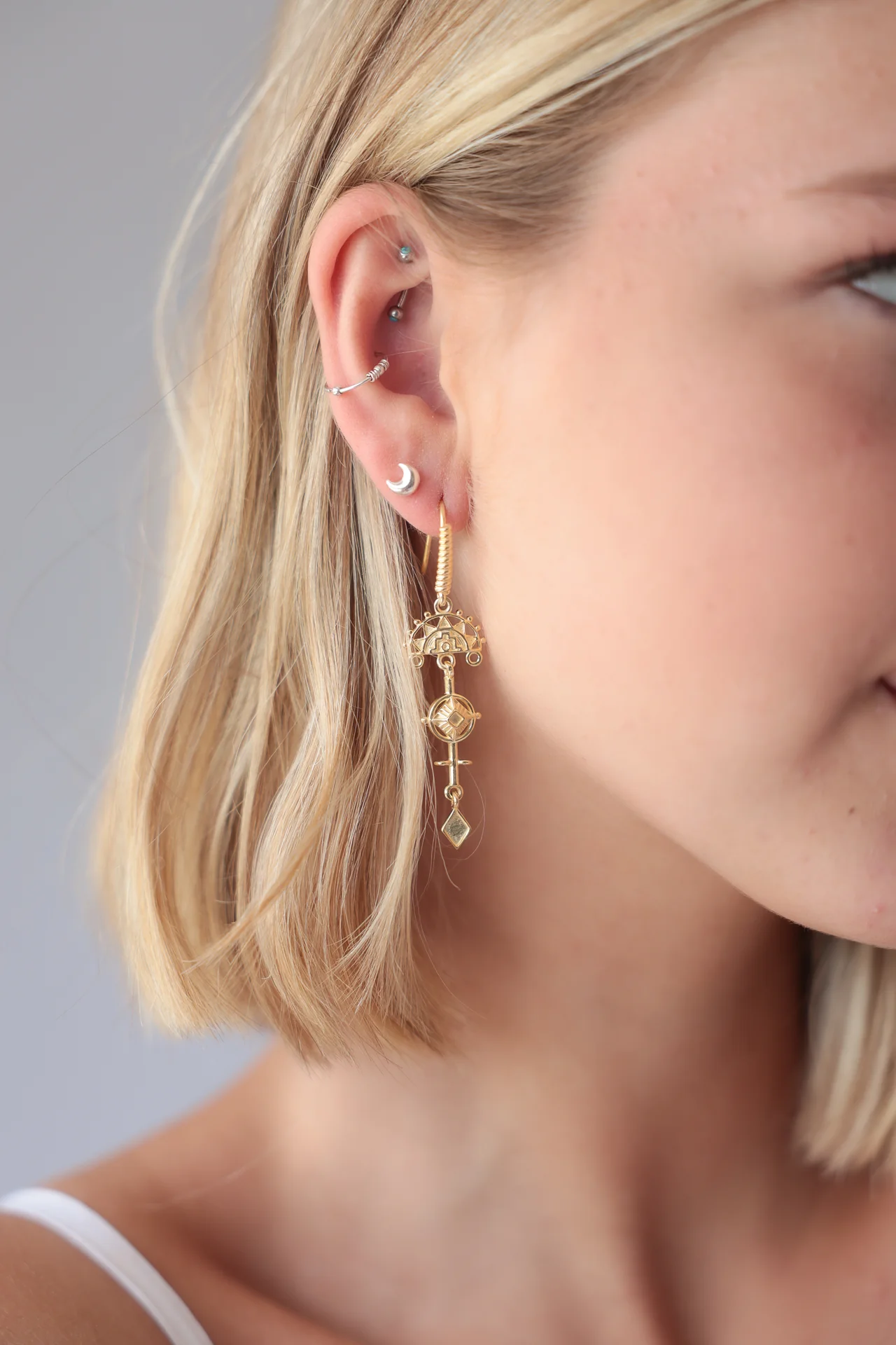 Intricate Long Fine Drops - Image 3