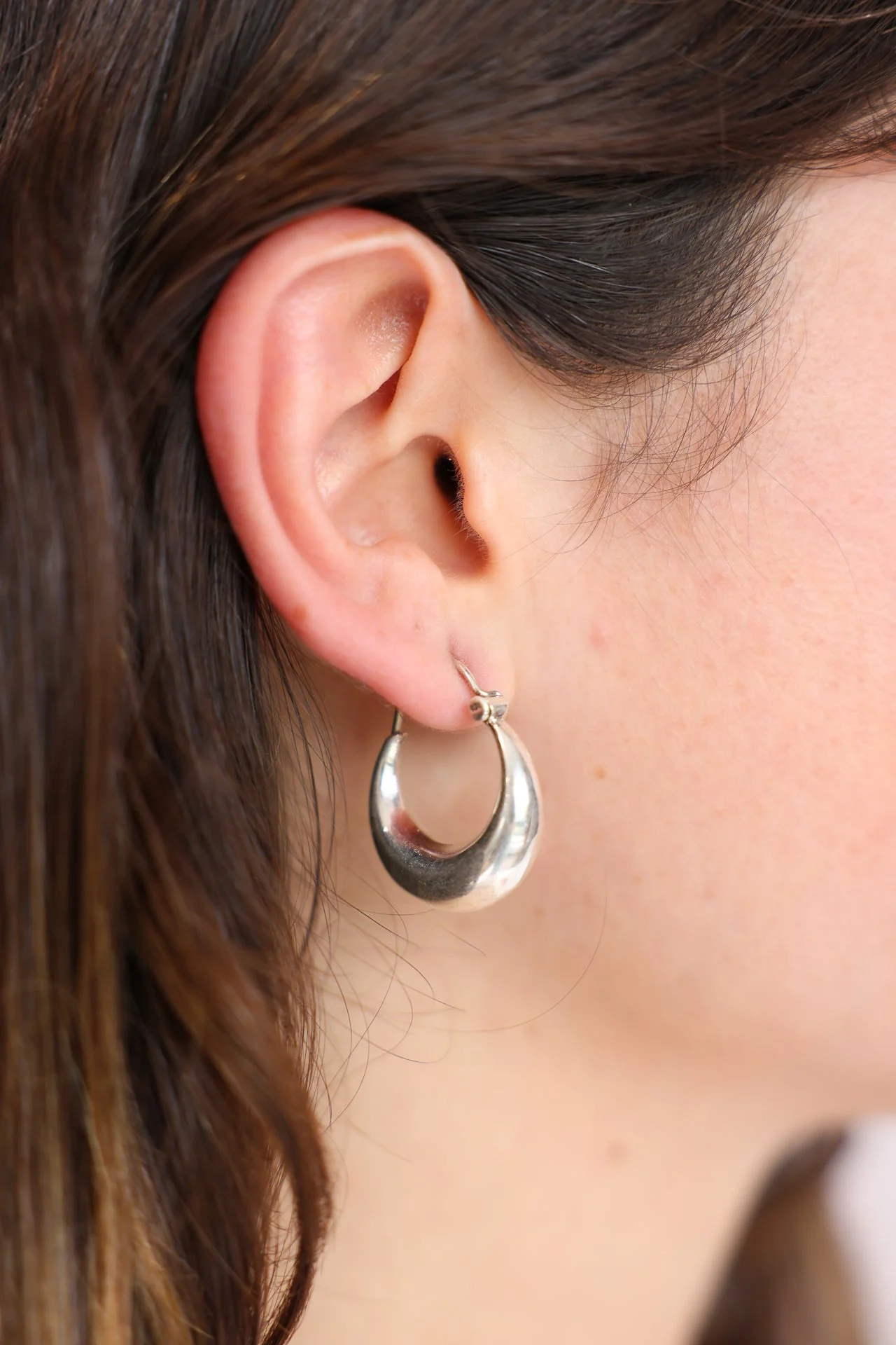 Thick Tubular Hoops - Image 3
